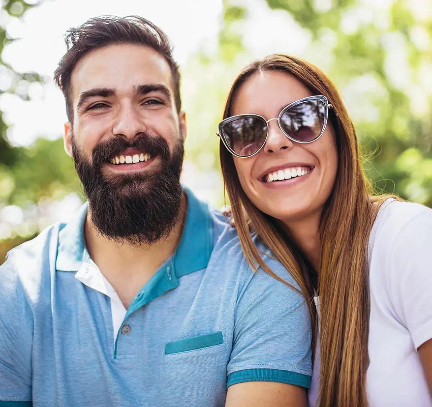 cosmetic-dentistry-couple-smiling